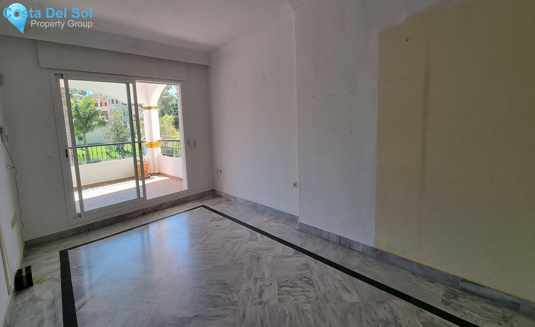 Middle Floor Apartment in Nueva Andalucía-1351742