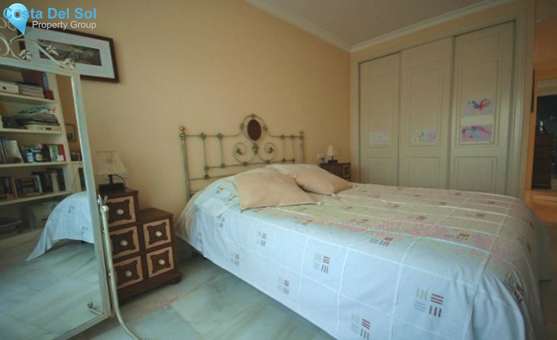 Middle Floor Apartment in Nueva Andalucía-1362410