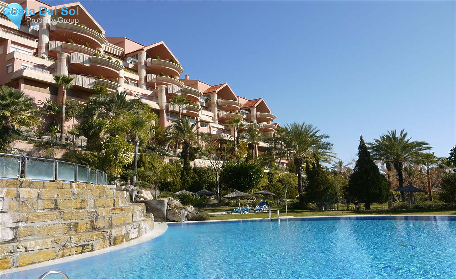 Middle Floor Apartment in Nueva Andalucía-1383747