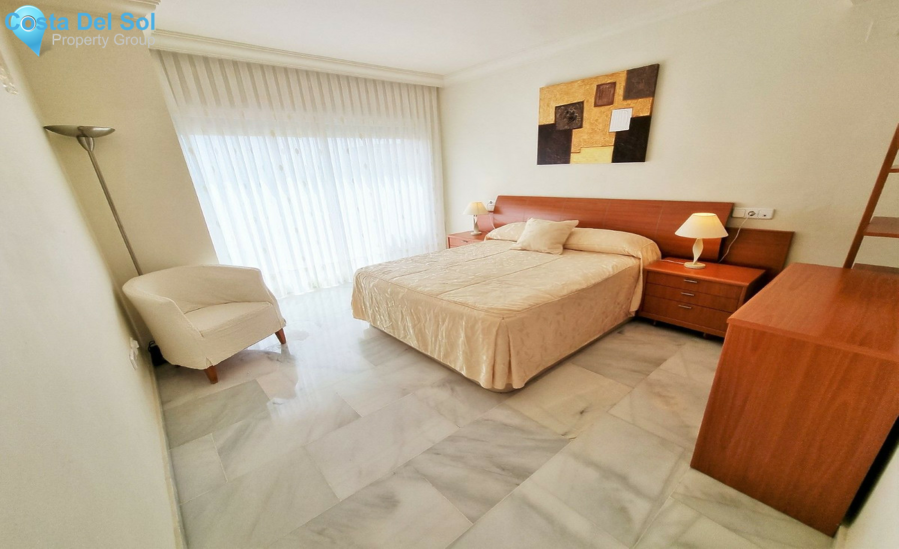 Middle Floor Apartment in Nueva Andalucía-1383750