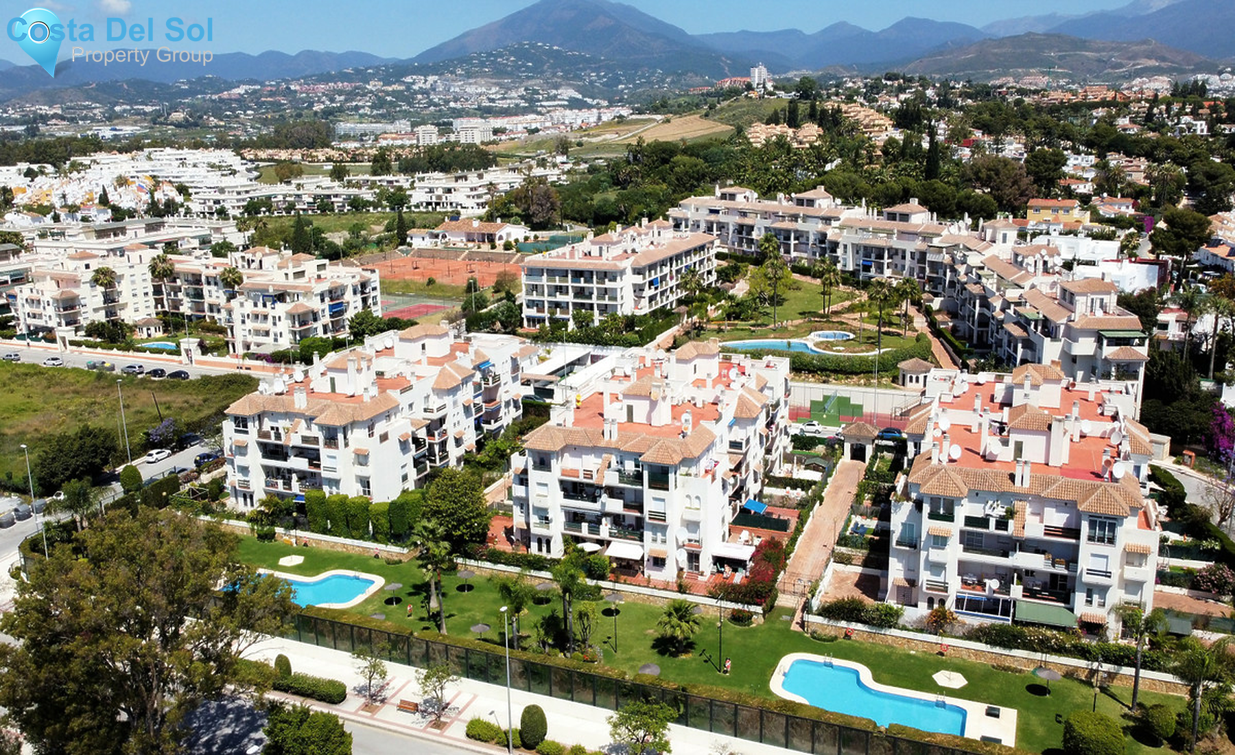 Middle Floor Apartment in Nueva Andalucía-1403690