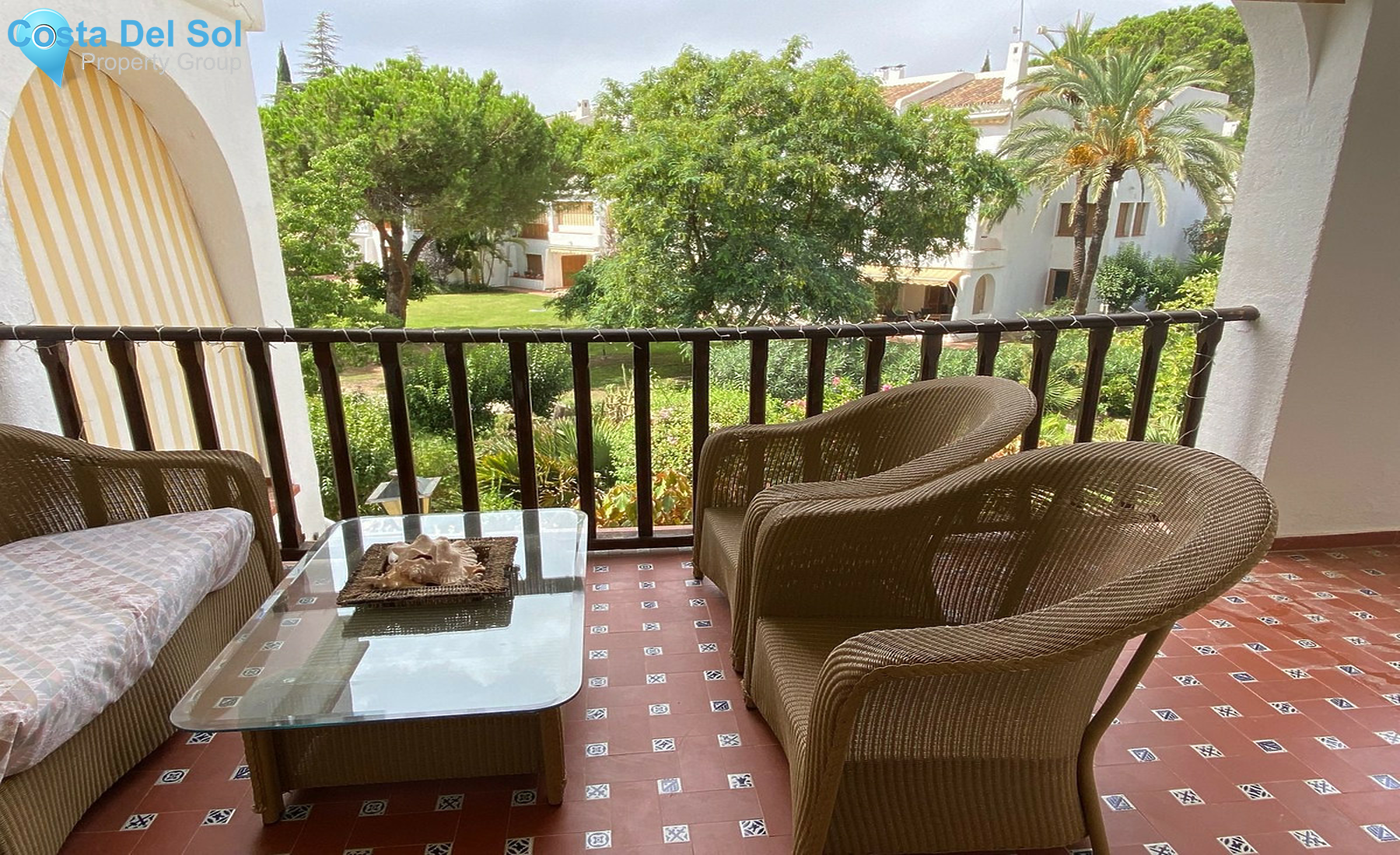 Middle Floor Apartment in Nueva Andalucía-1409468