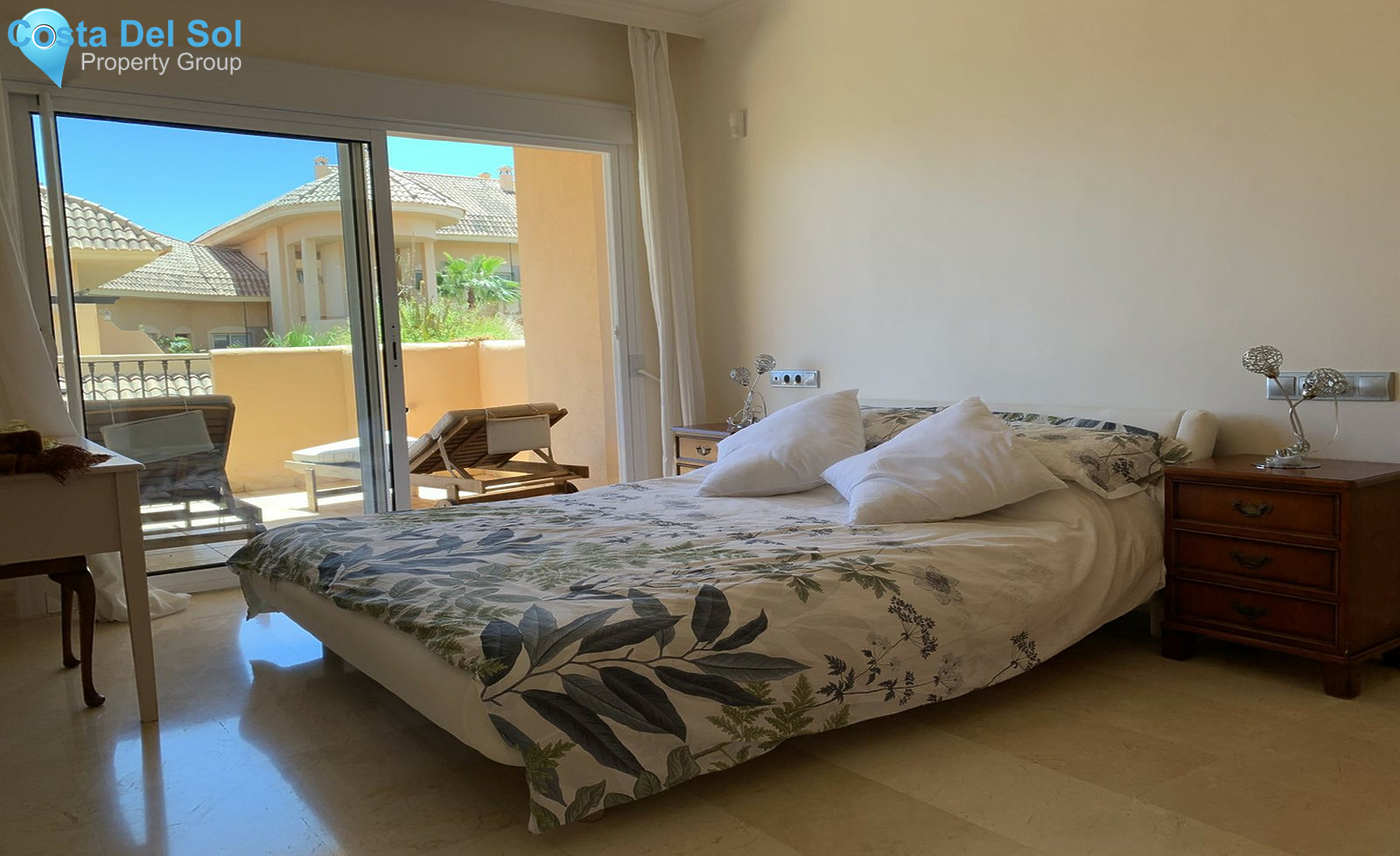 Middle Floor Apartment in Nueva Andalucía-1413051