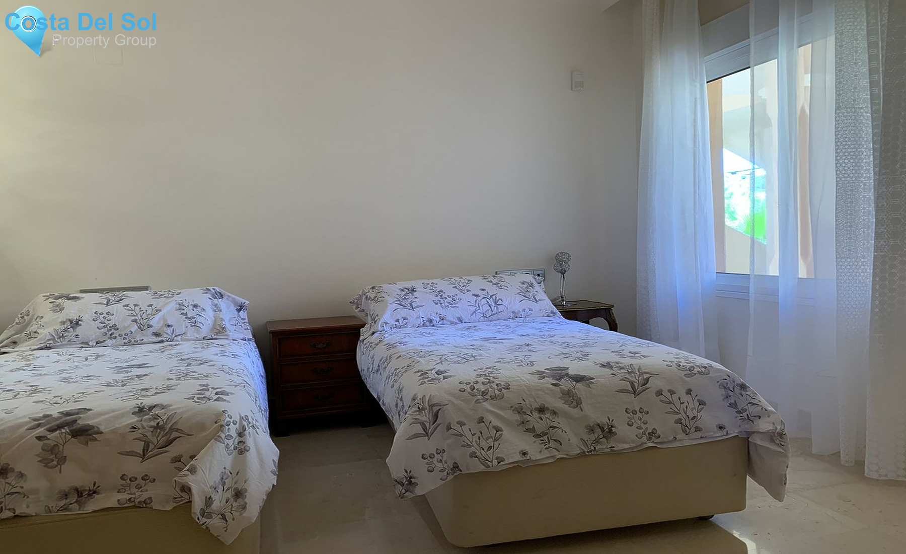 Middle Floor Apartment in Nueva Andalucía-1413052