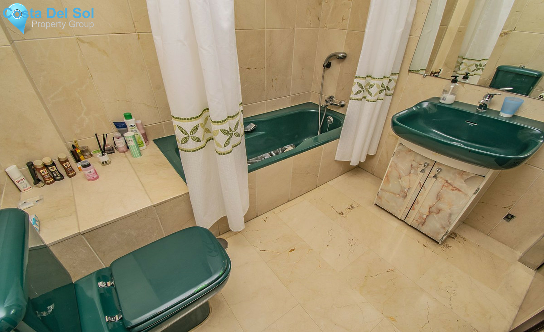 Middle Floor Apartment in Nueva Andalucía-1413257