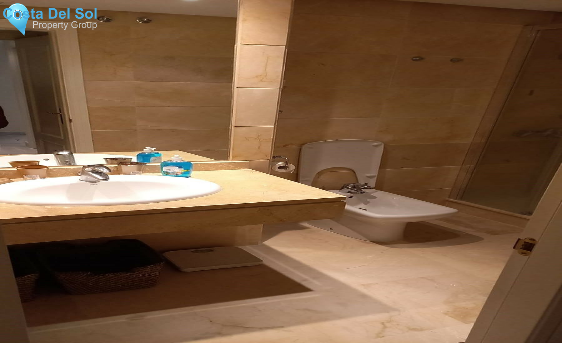 Middle Floor Apartment in Nueva Andalucía-1434099