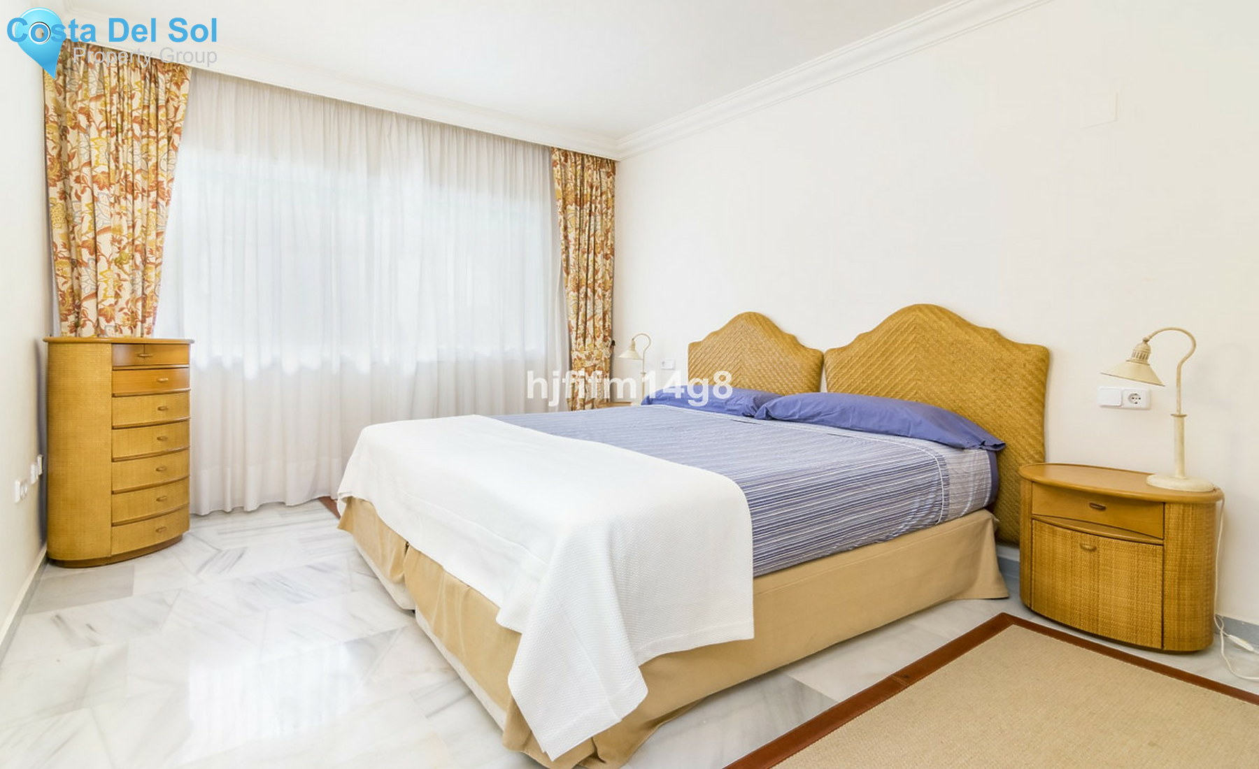 Middle Floor Apartment in Nueva Andalucía-1437633