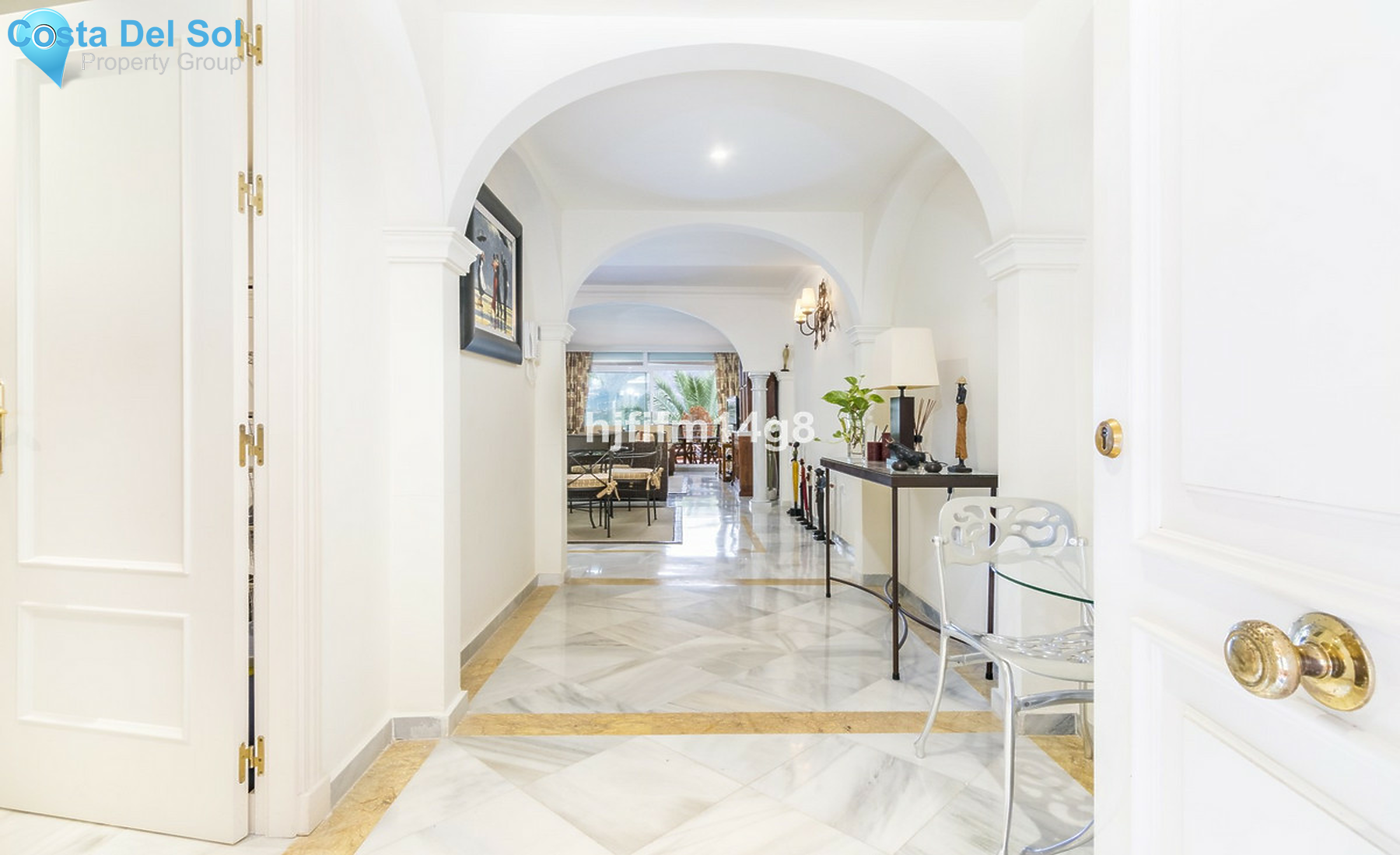 Middle Floor Apartment in Nueva Andalucía-1437635
