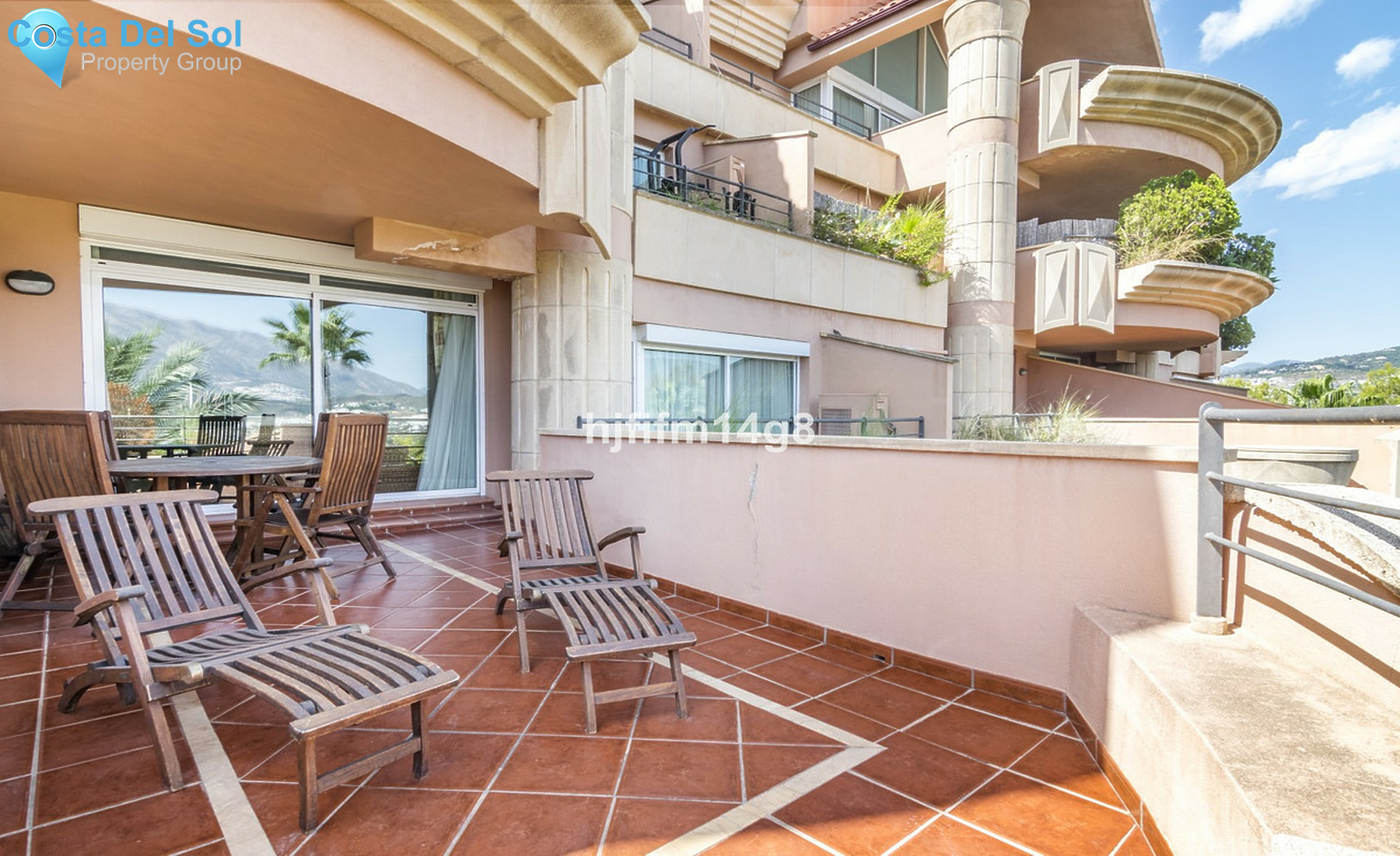 Middle Floor Apartment in Nueva Andalucía-1437636