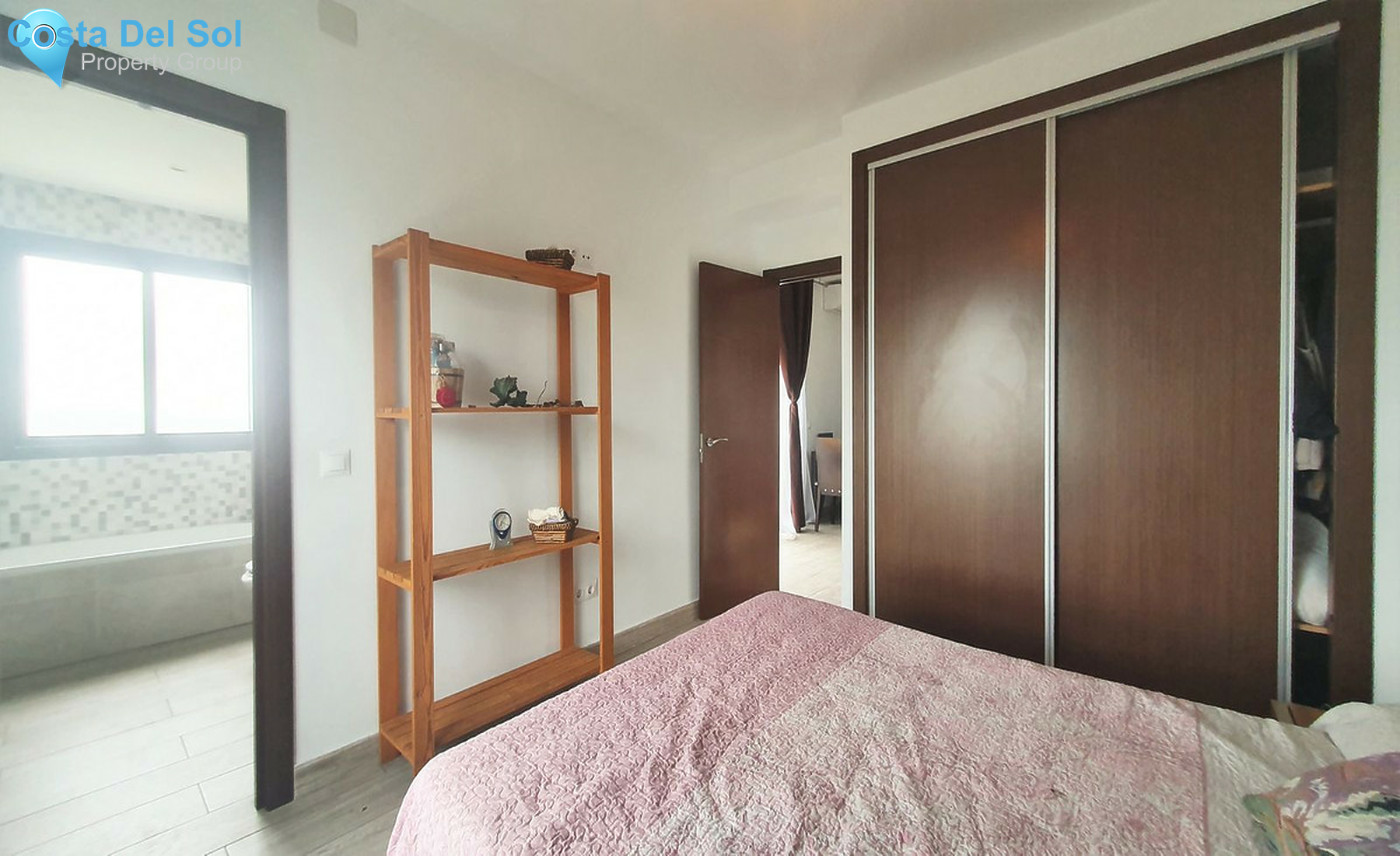 Middle Floor Apartment in Nueva Andalucía-1438101