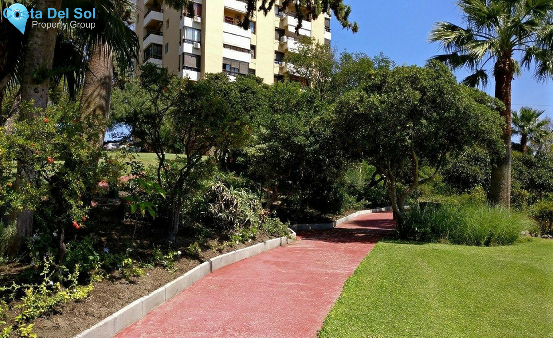 Middle Floor Apartment in Nueva Andalucía-1438104