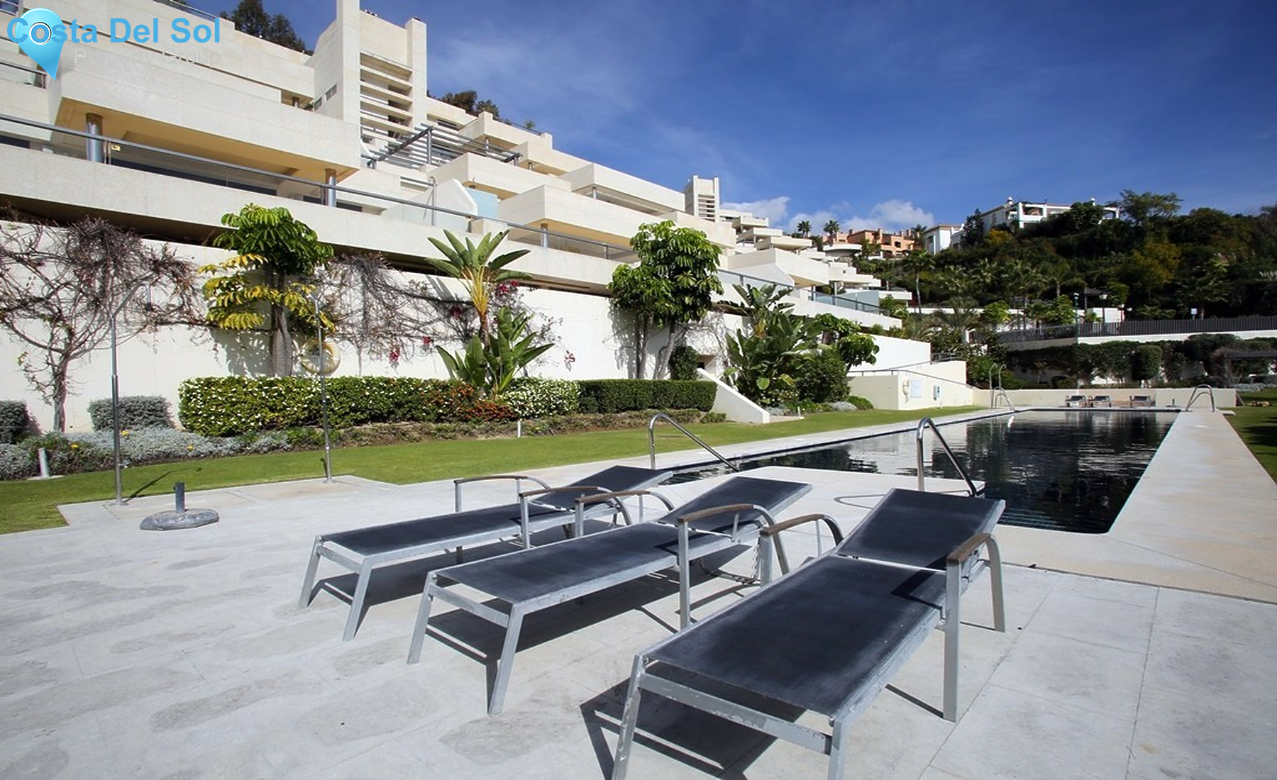 Middle Floor Apartment in Nueva Andalucía-1458129