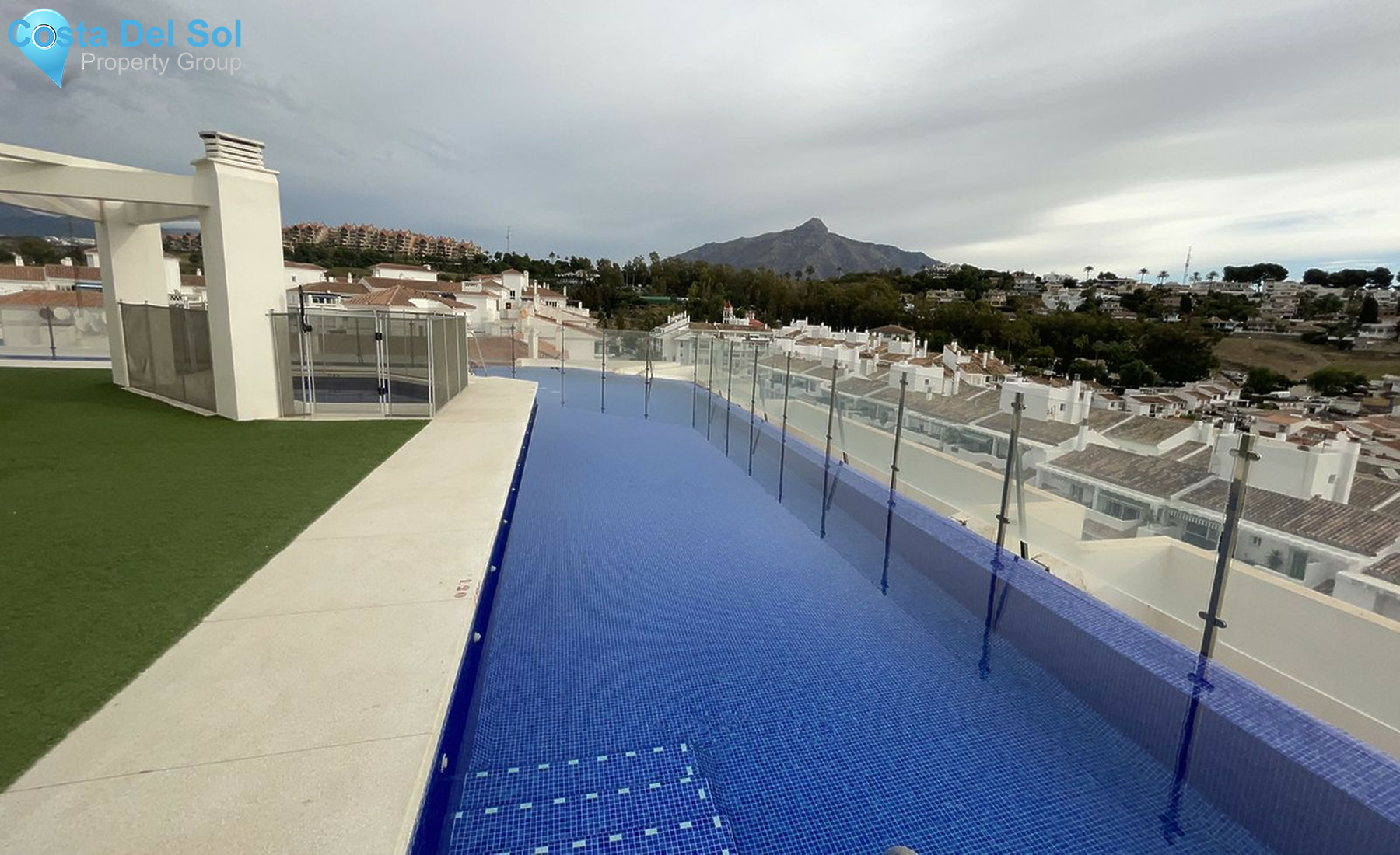 Middle Floor Apartment in Nueva Andalucía-1502293