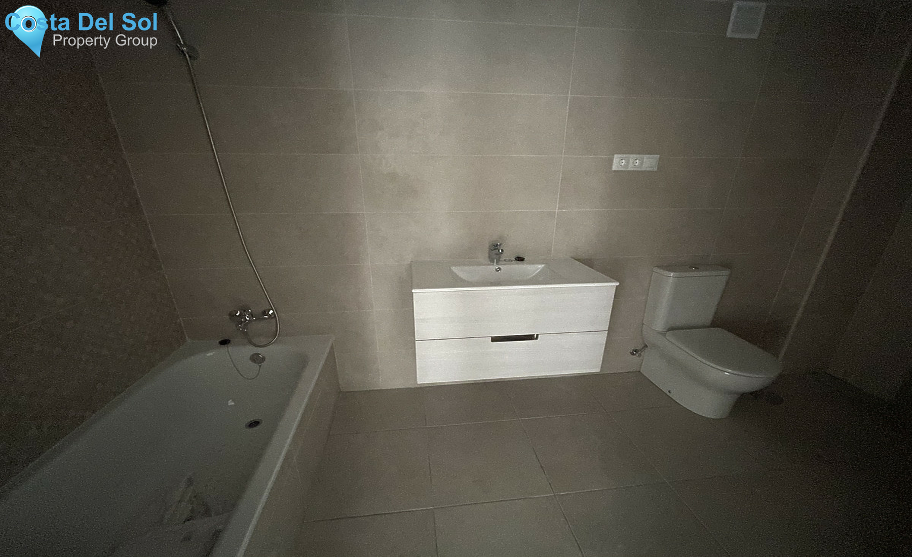 Middle Floor Apartment in Nueva Andalucía-1510791