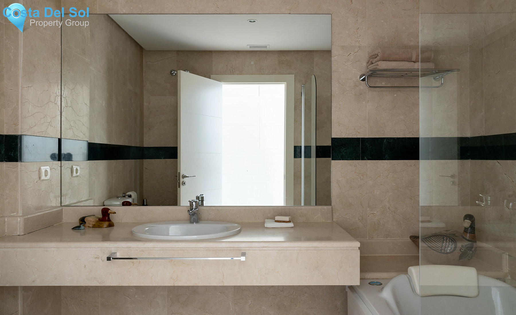 Middle Floor Apartment in Nueva Andalucía-1526237