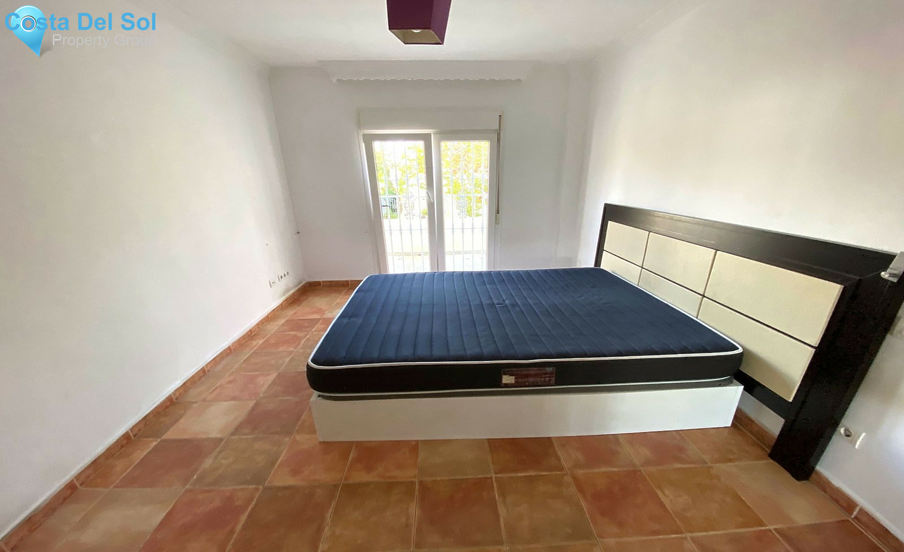 Middle Floor Apartment in Nueva Andalucía-1527133