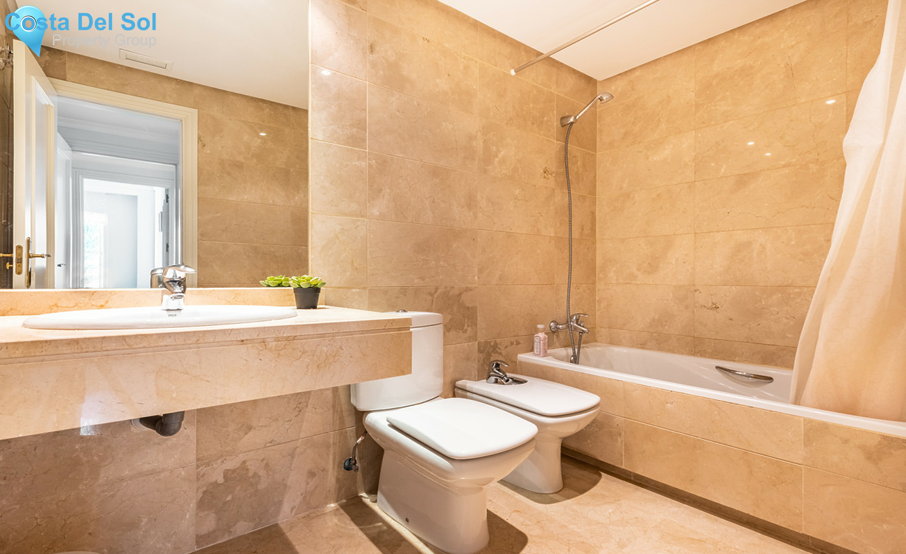 Middle Floor Apartment in Nueva Andalucía-1529329