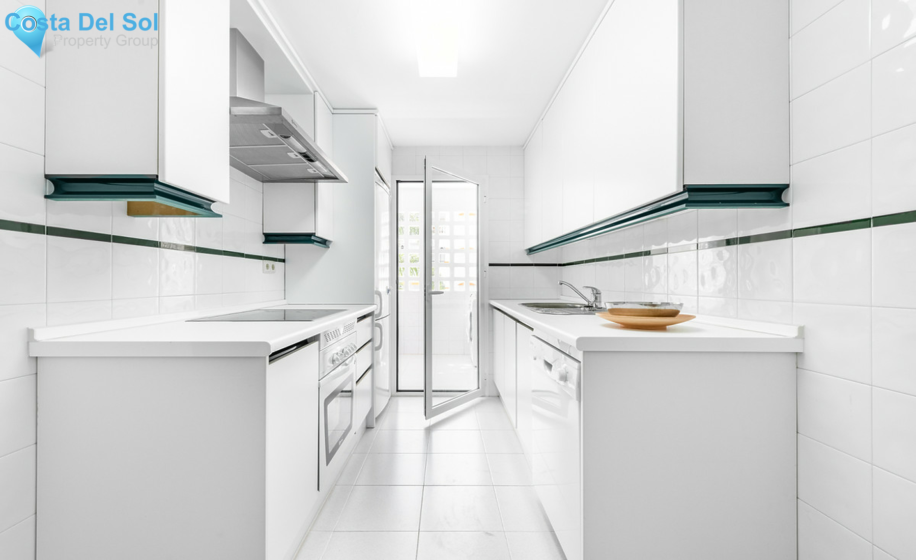 Middle Floor Apartment in Nueva Andalucía-1529333