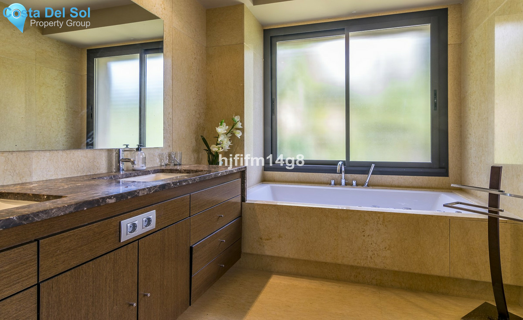 Middle Floor Apartment in Nueva Andalucía-1536456
