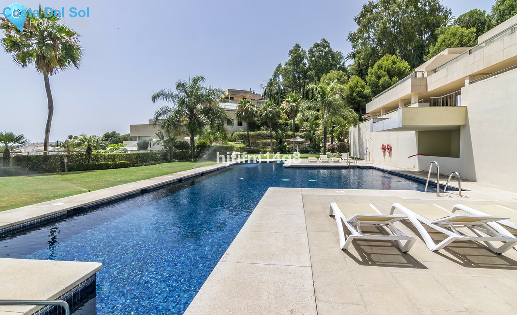 Middle Floor Apartment in Nueva Andalucía-1536458