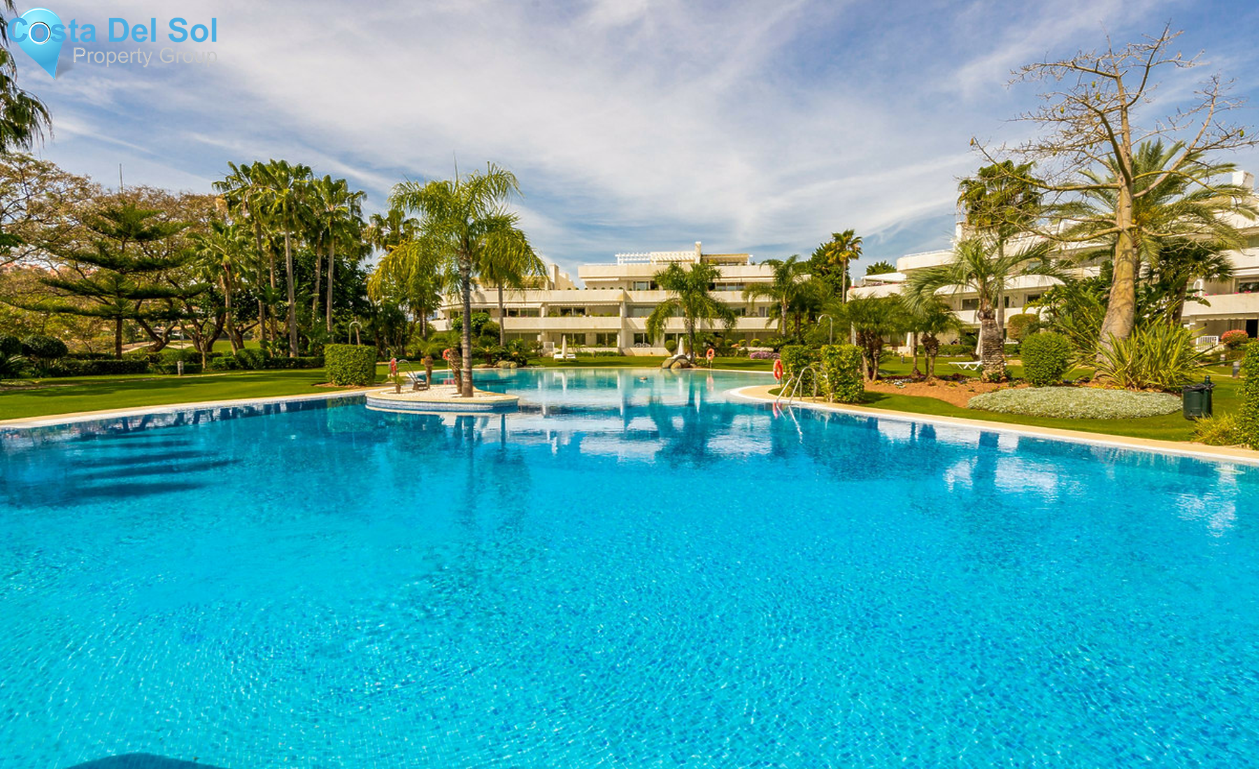 Middle Floor Apartment in Nueva Andalucía
