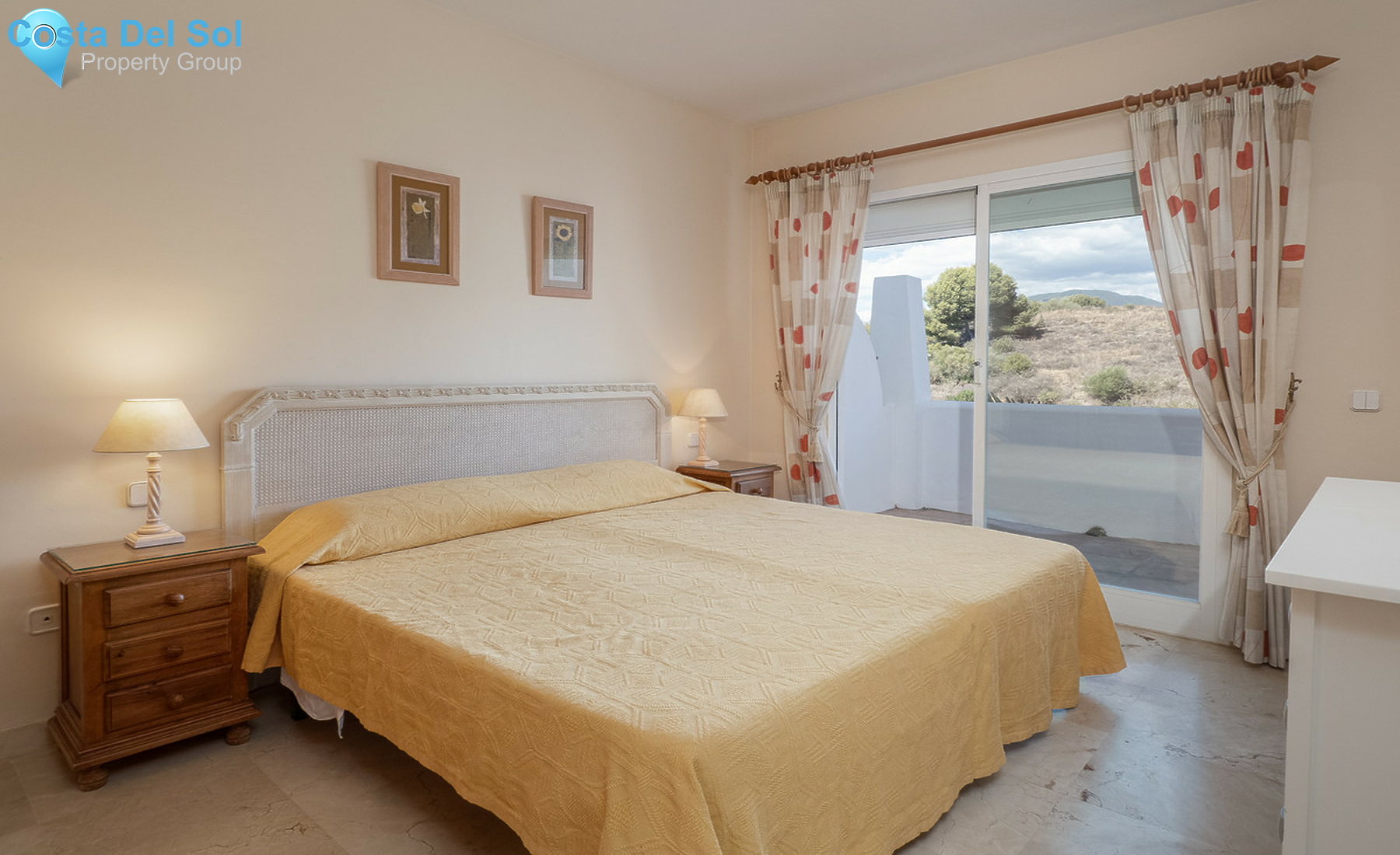 Middle Floor Apartment in Nueva Andalucía-1543487
