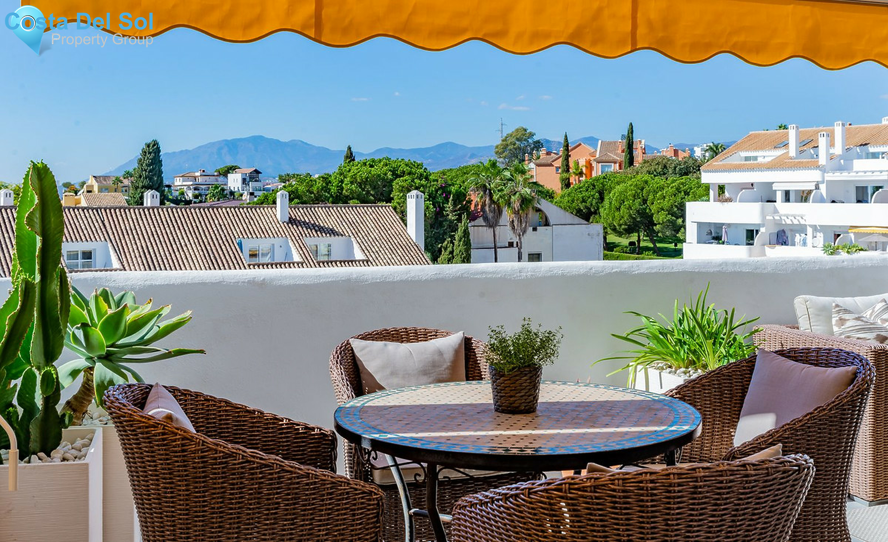 Middle Floor Apartment in Nueva Andalucía-1543684