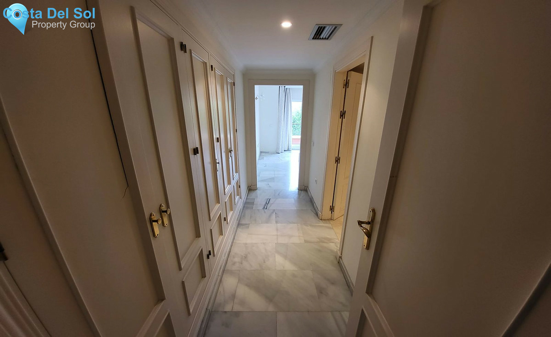 Middle Floor Apartment in Nueva Andalucía-1558505
