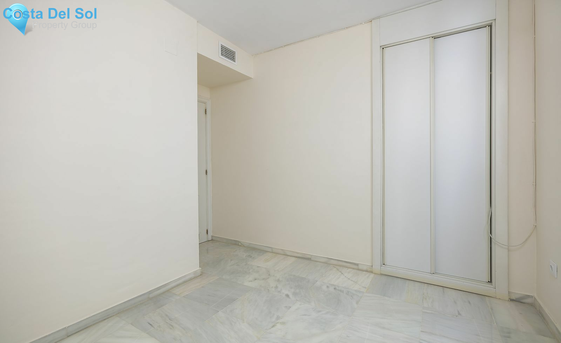Middle Floor Apartment in Nueva Andalucía-1137518