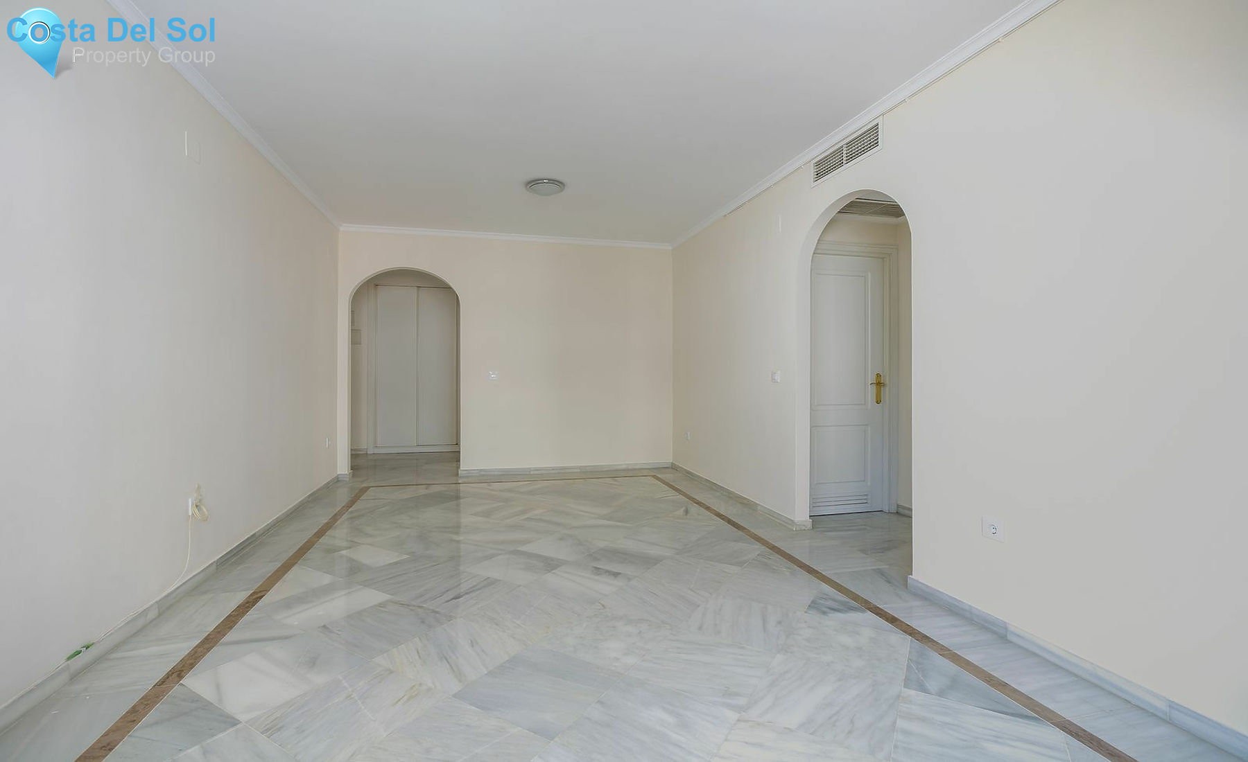 Middle Floor Apartment in Nueva Andalucía-1137522