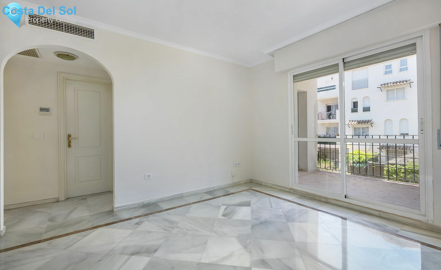 Middle Floor Apartment in Nueva Andalucía-1137524