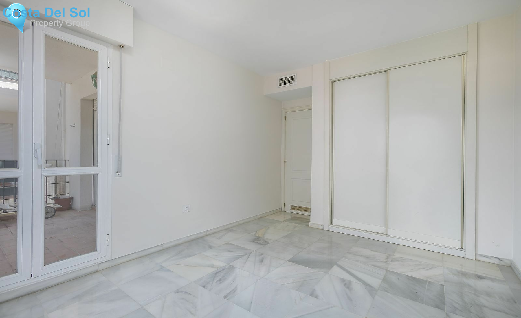 Middle Floor Apartment in Nueva Andalucía-1137533