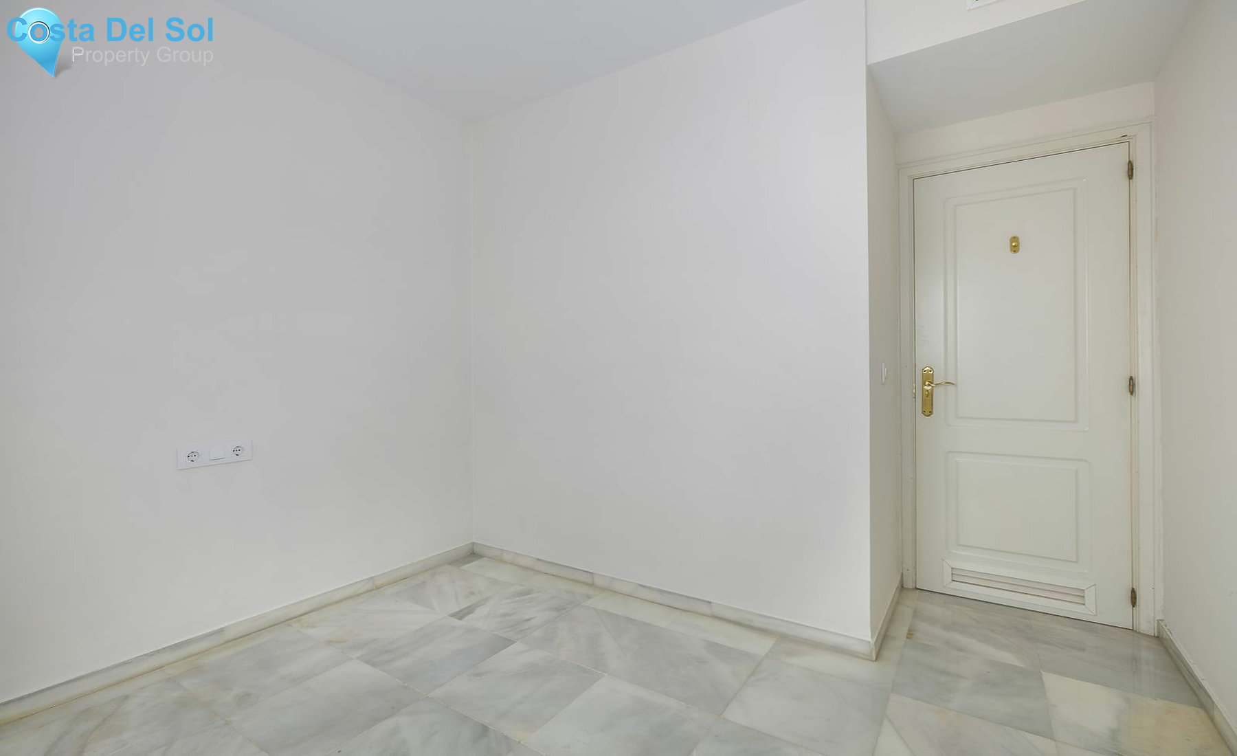 Middle Floor Apartment in Nueva Andalucía-1137539