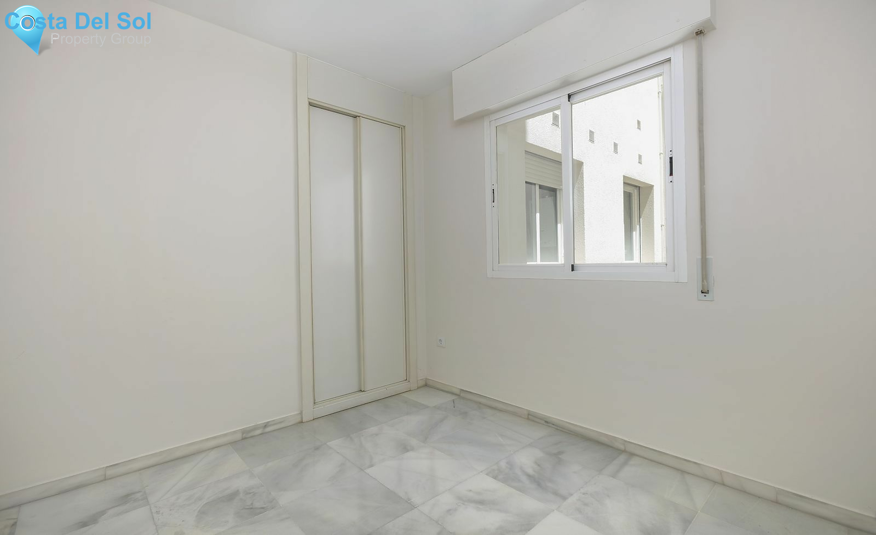 Middle Floor Apartment in Nueva Andalucía-1137541