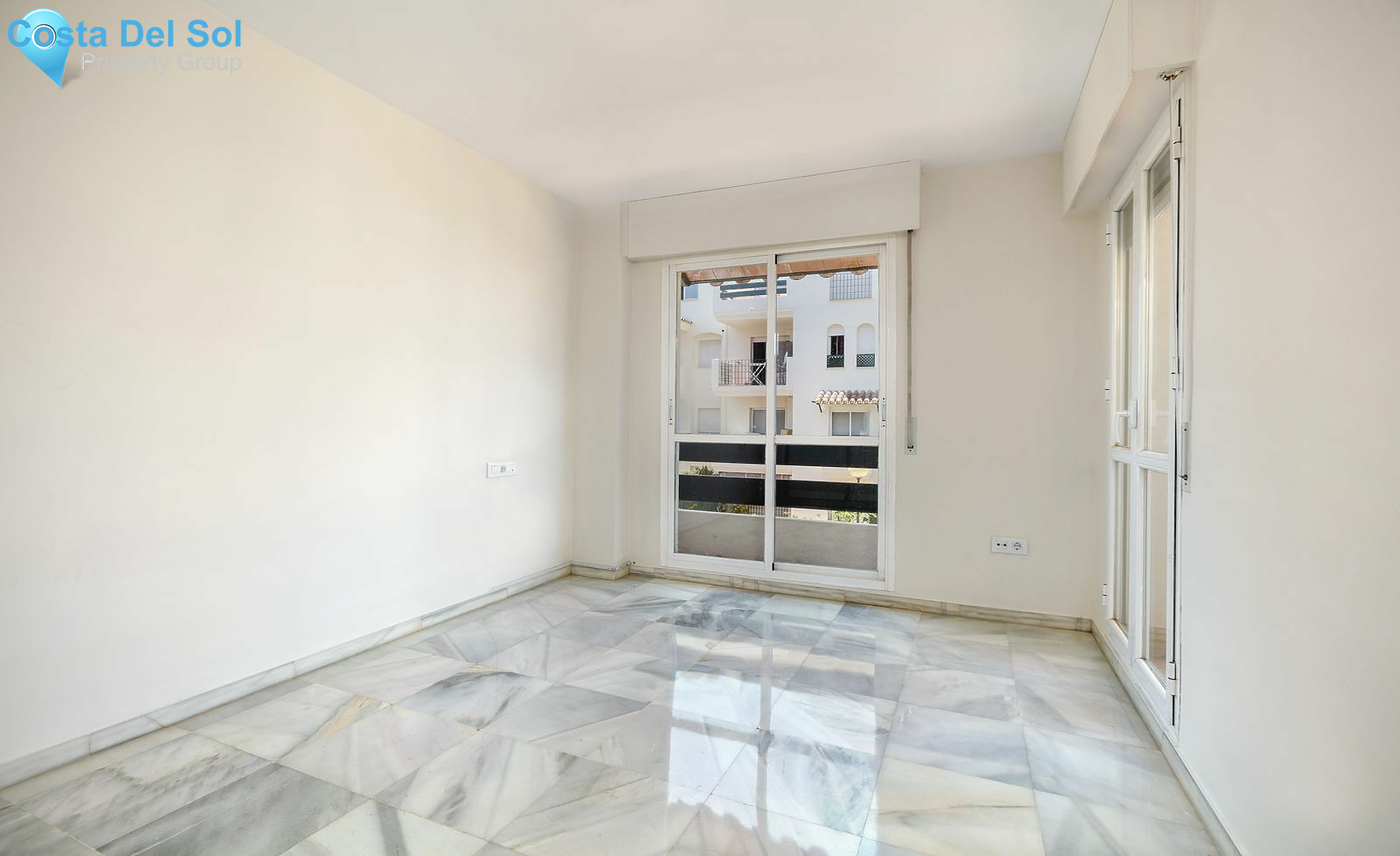 Middle Floor Apartment in Nueva Andalucía-1137529