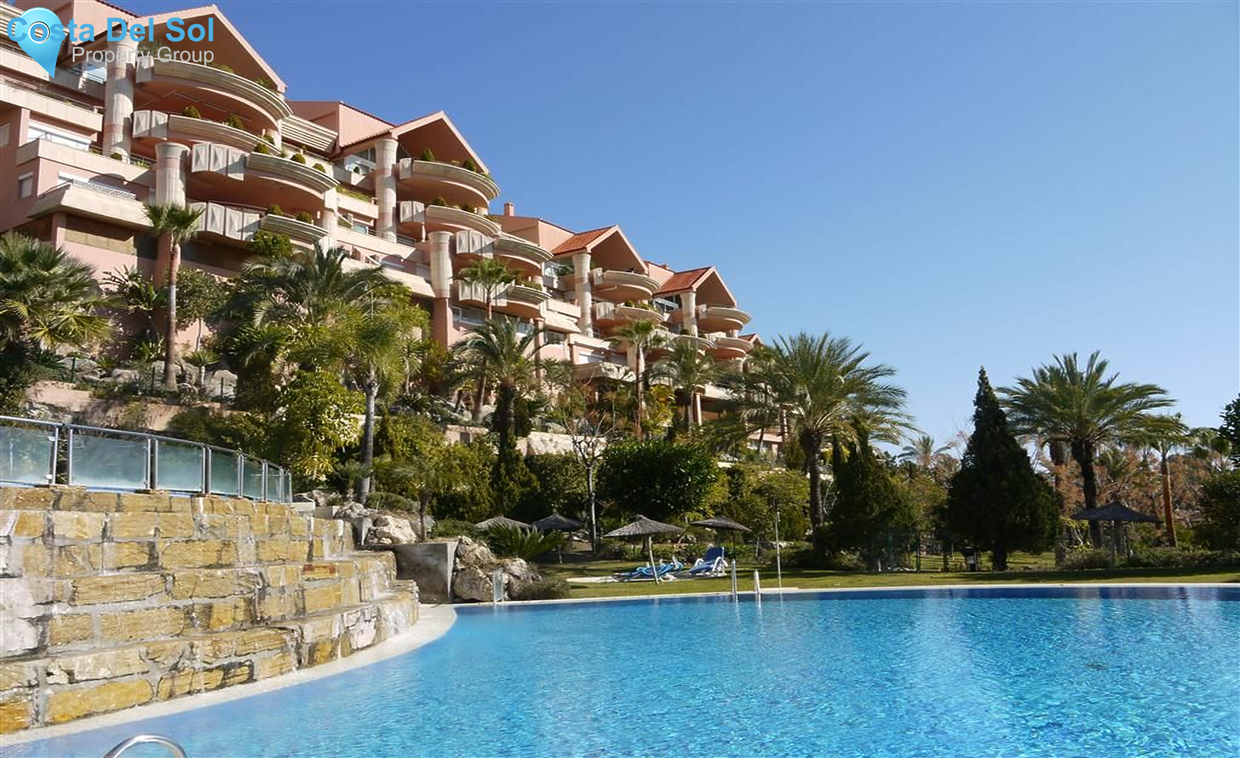 Middle Floor Apartment in Nueva Andalucía