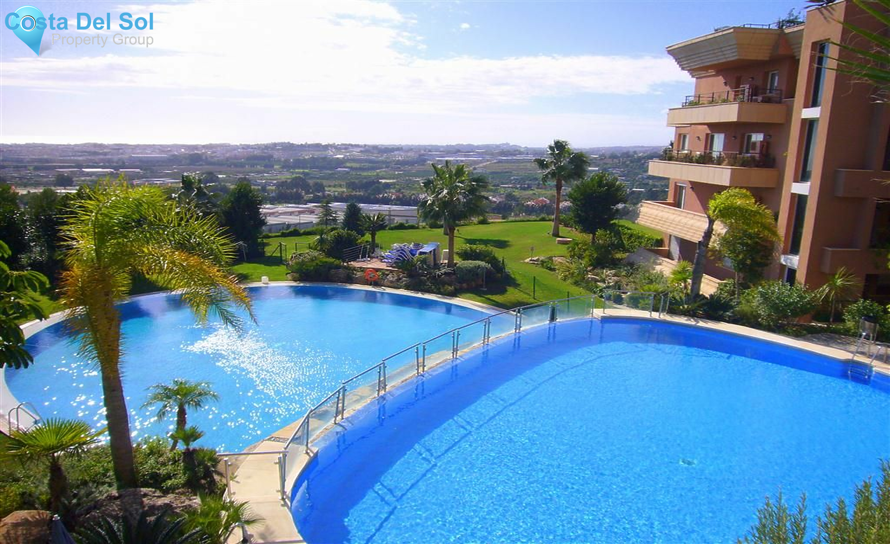 Middle Floor Apartment in Nueva Andalucía-1140098
