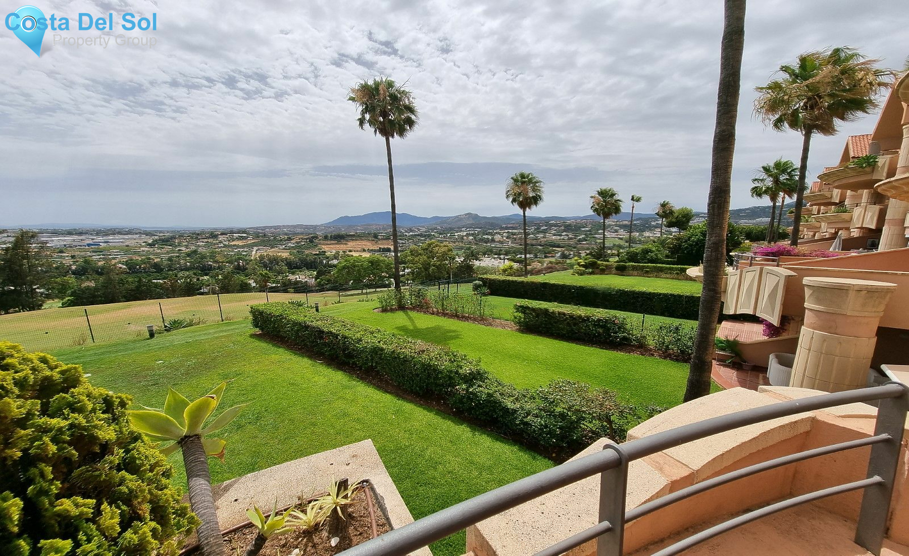 Middle Floor Apartment in Nueva Andalucía-1140102