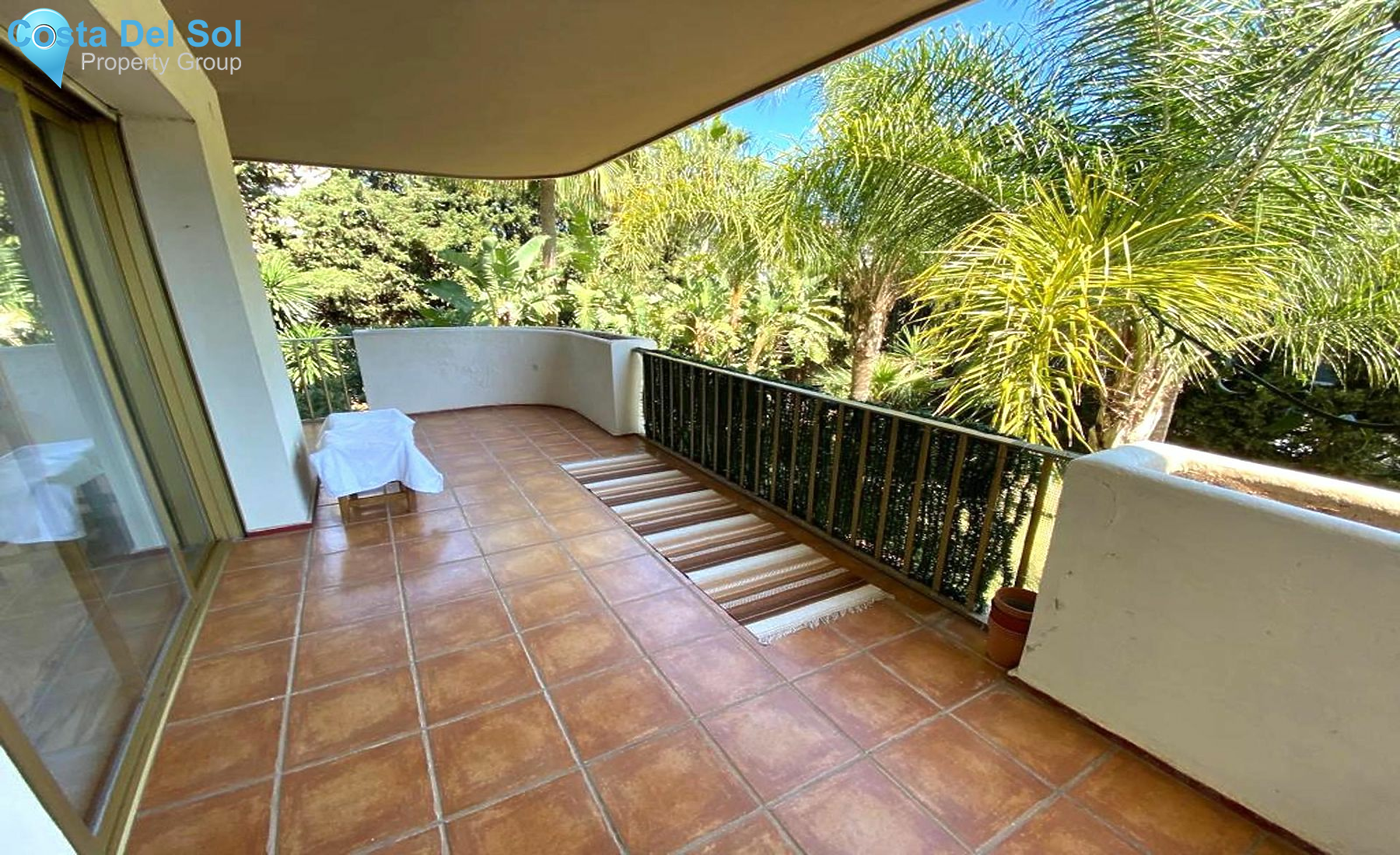 Middle Floor Apartment in Nueva Andalucía-1147418