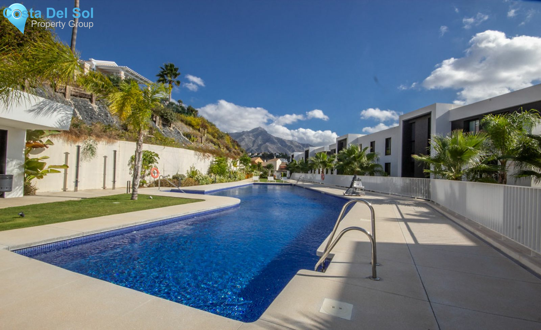 Middle Floor Apartment in Nueva Andalucía-1148754