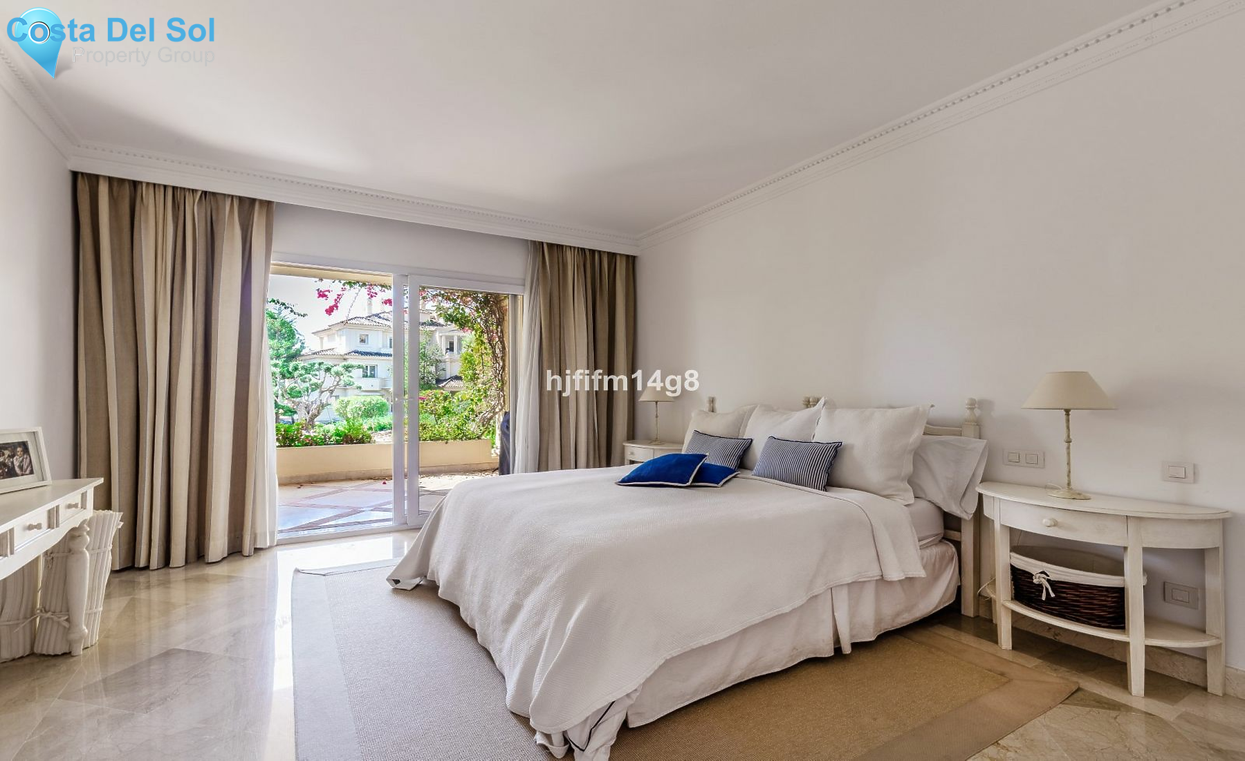 Middle Floor Apartment in Nueva Andalucía-1149133