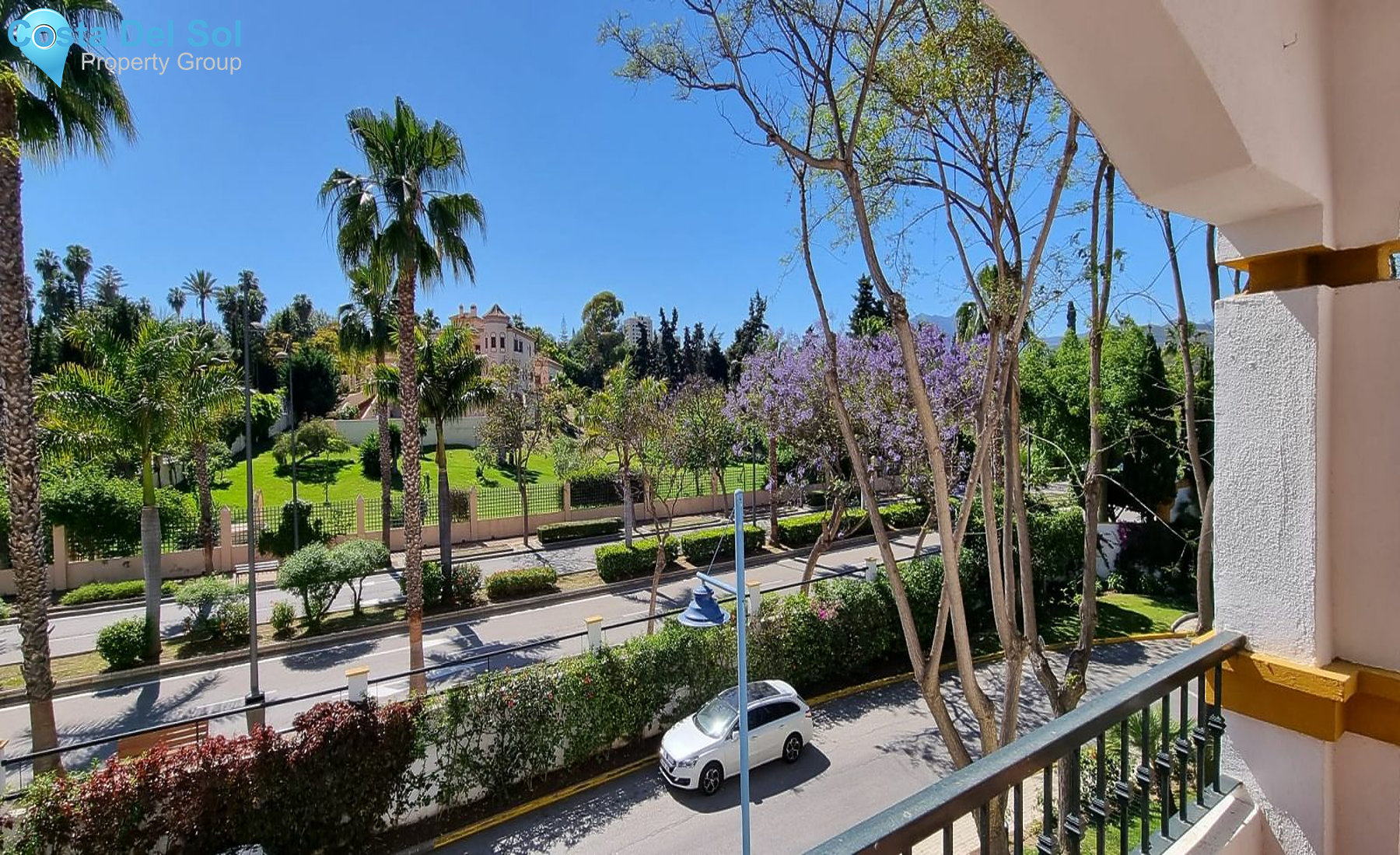 Middle Floor Apartment in Nueva Andalucía-1150043