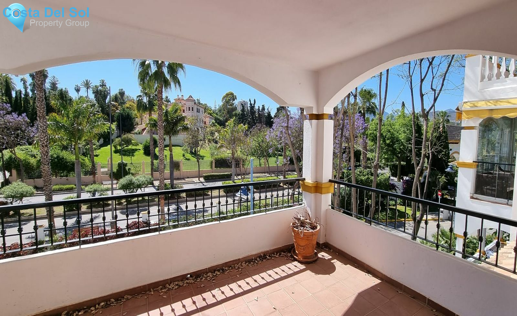 Middle Floor Apartment in Nueva Andalucía-1150044