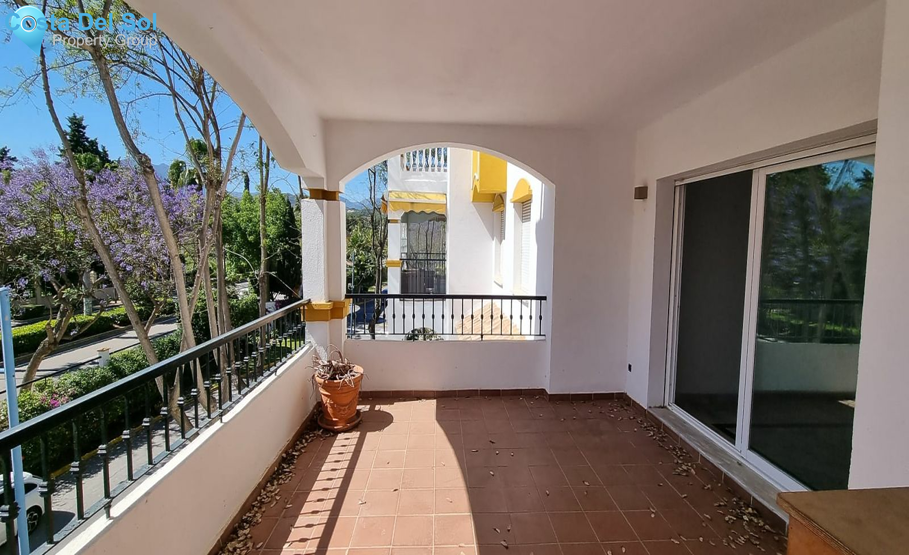 Middle Floor Apartment in Nueva Andalucía-1150046