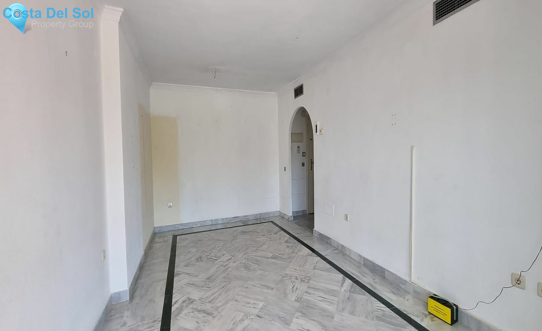 Middle Floor Apartment in Nueva Andalucía-1150048
