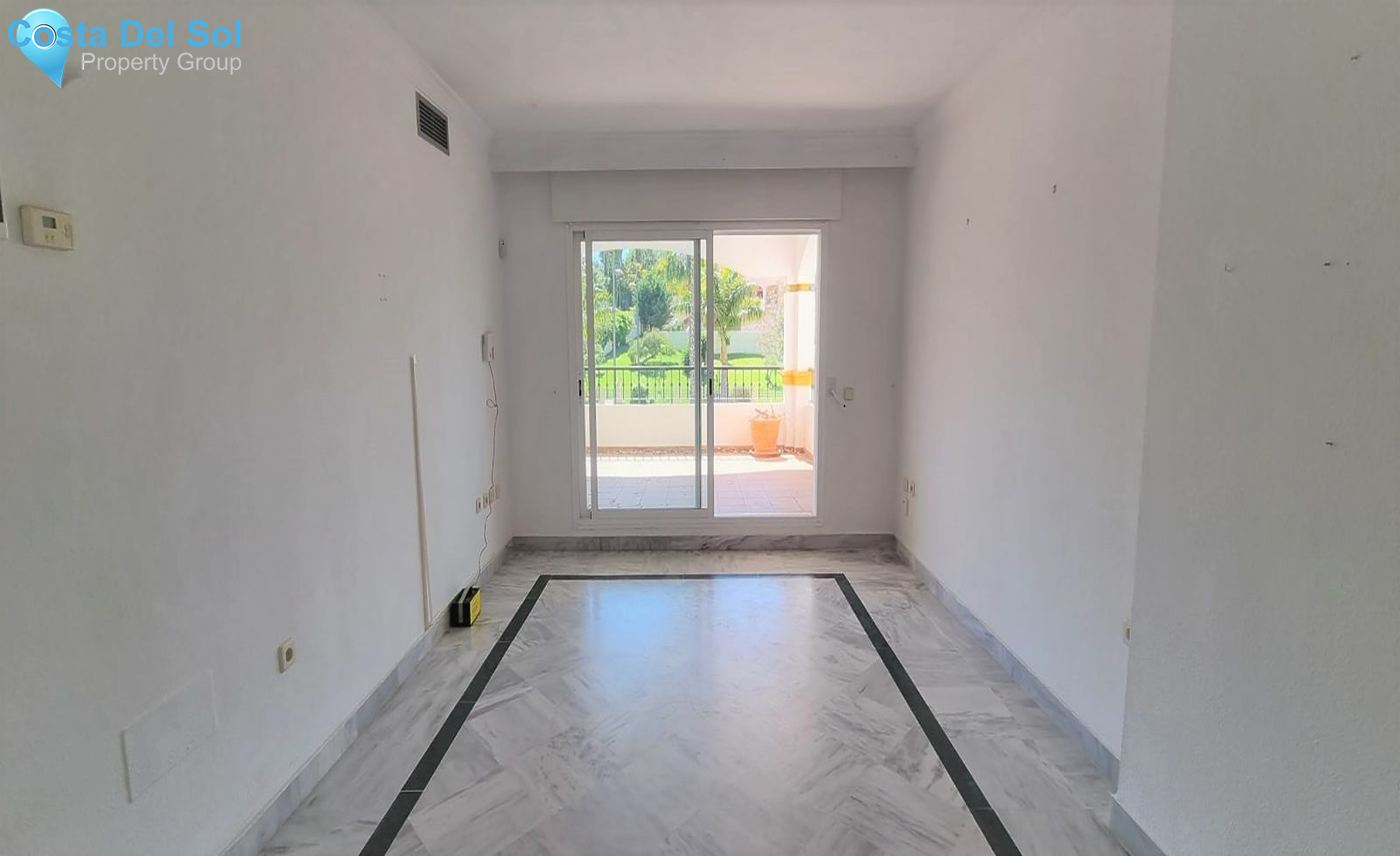 Middle Floor Apartment in Nueva Andalucía-1150033