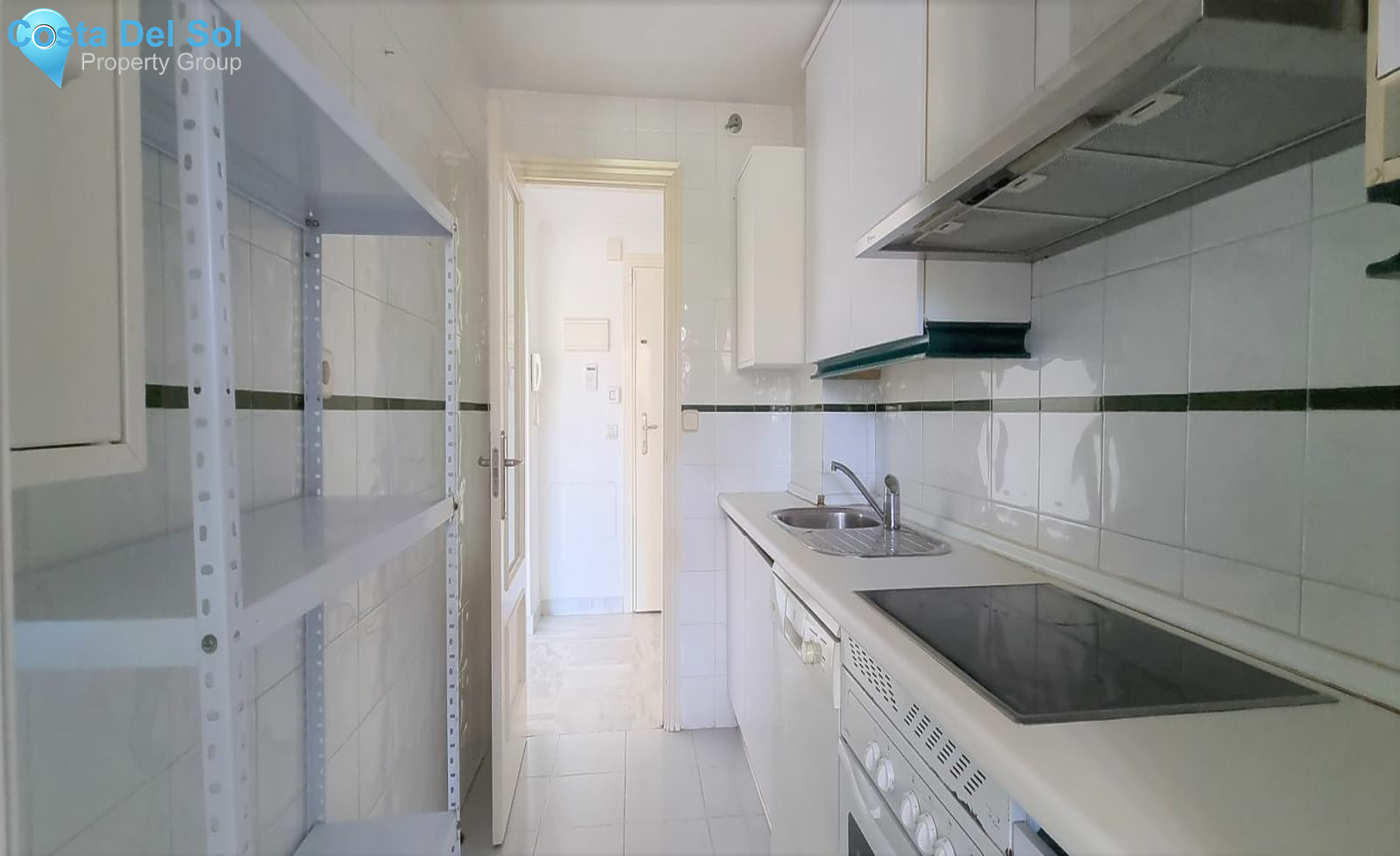 Middle Floor Apartment in Nueva Andalucía-1150034