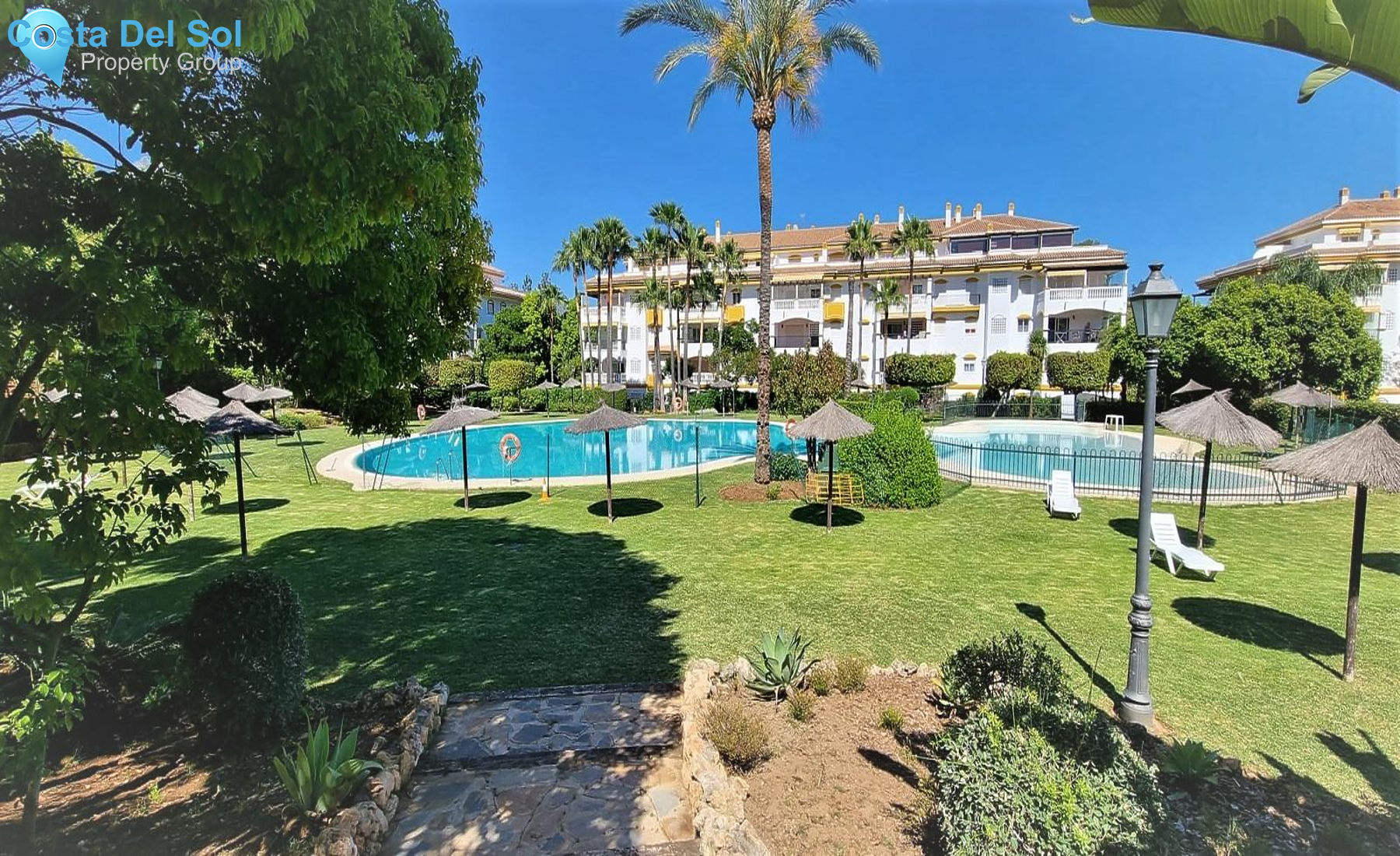 Middle Floor Apartment in Nueva Andalucía-1150036