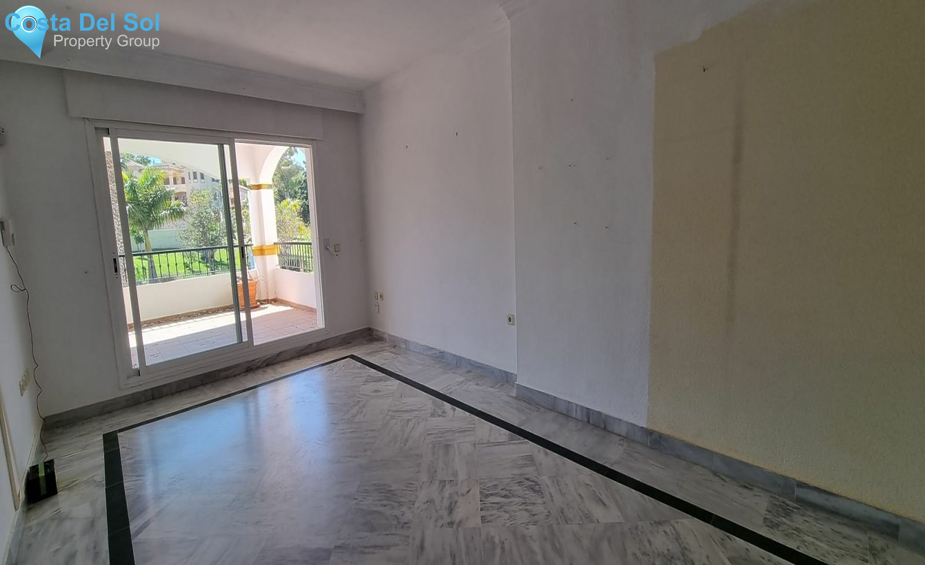Middle Floor Apartment in Nueva Andalucía-1150039