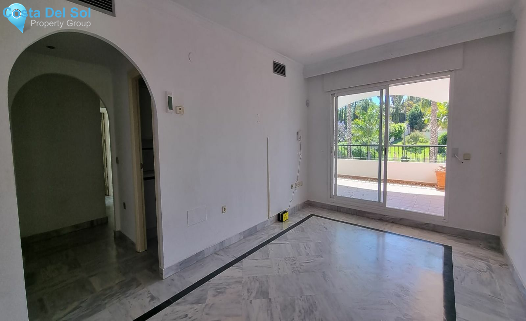 Middle Floor Apartment in Nueva Andalucía-1150040